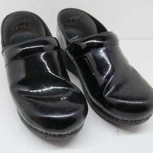 Dansko 2.0 XP Womens Black Patent Clogs Slip On. Size US 9.5- 10 Wide EU 40 Wide